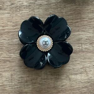 Fashion inspired hairclip pearl new